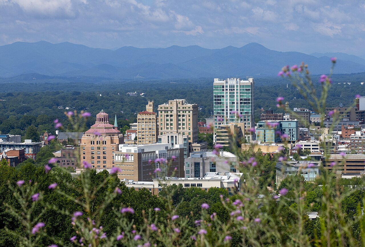 where to stay in asheville for first time visitors